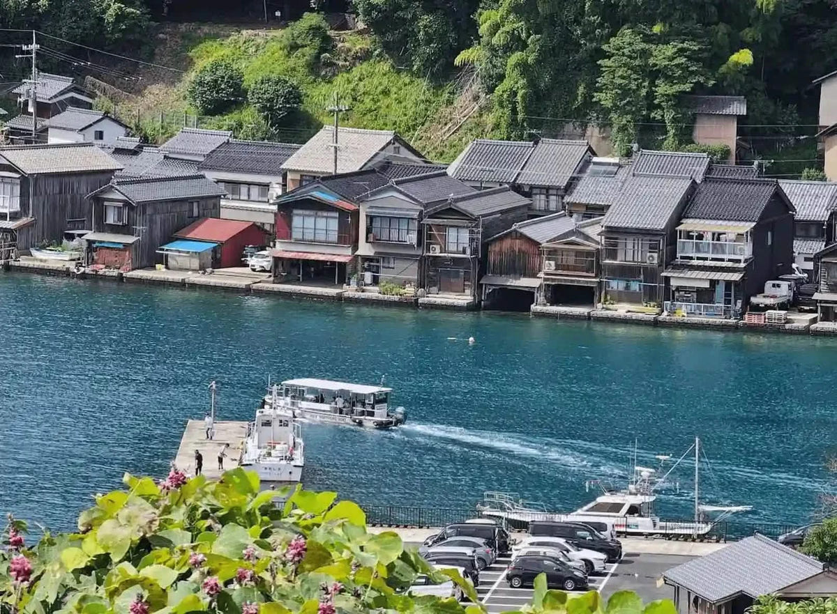 Private Amanohashidate, Ine Funaya & Miyama Tour from Kyoto/Osaka