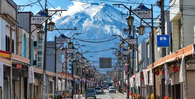 Hikawa Clock Shop Street (20 mins)