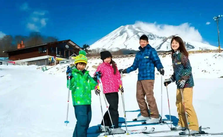 Mount fuji Yeti skii