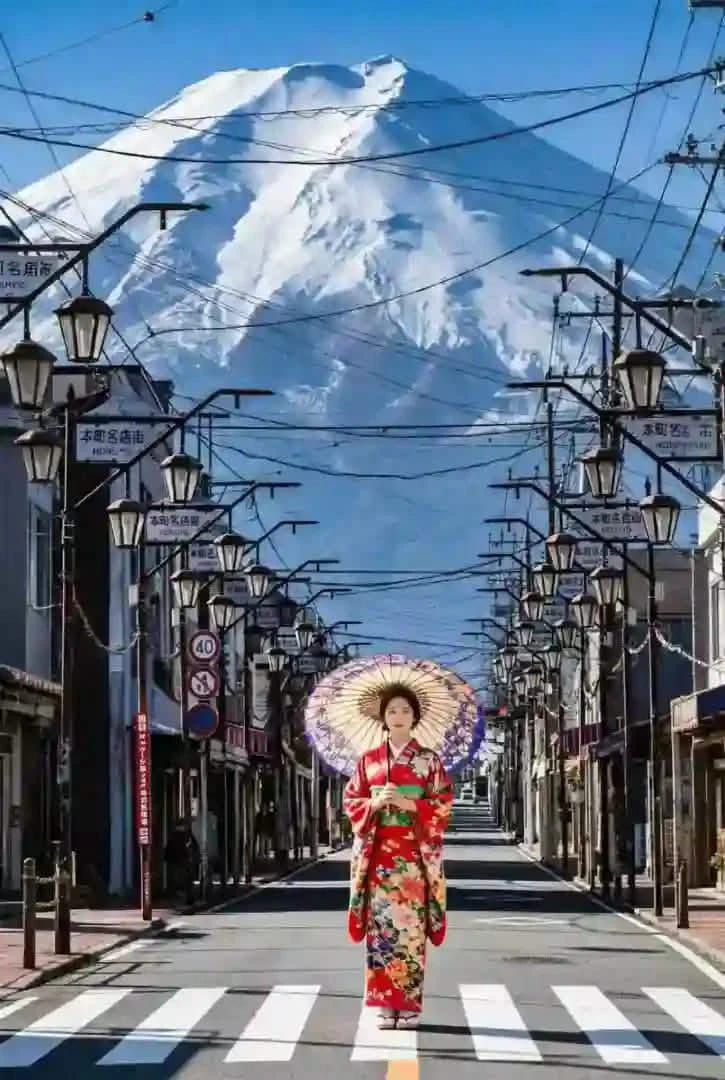 Private Mt Fuji Day Tour: Chureito Pagoda, Oshino Hakkai & Yamanaka from Tokyo